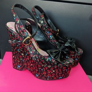 Vintage Black Bow Platform Wedges